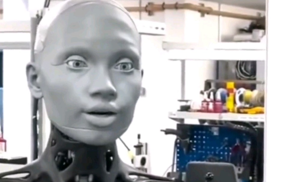 智能人形机器人第一次照镜子，居然跟人类一样会做出各种搞怪表情！#人工智能#人形机器人#ChatGPT