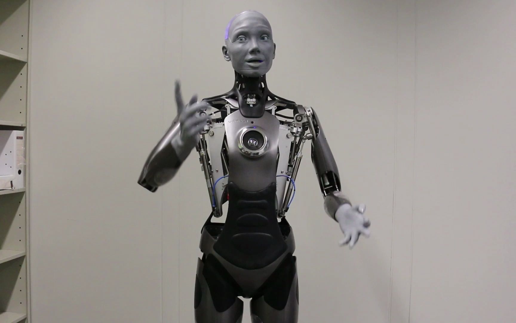 艾玛机器人，接入gpt4还有人类什么事